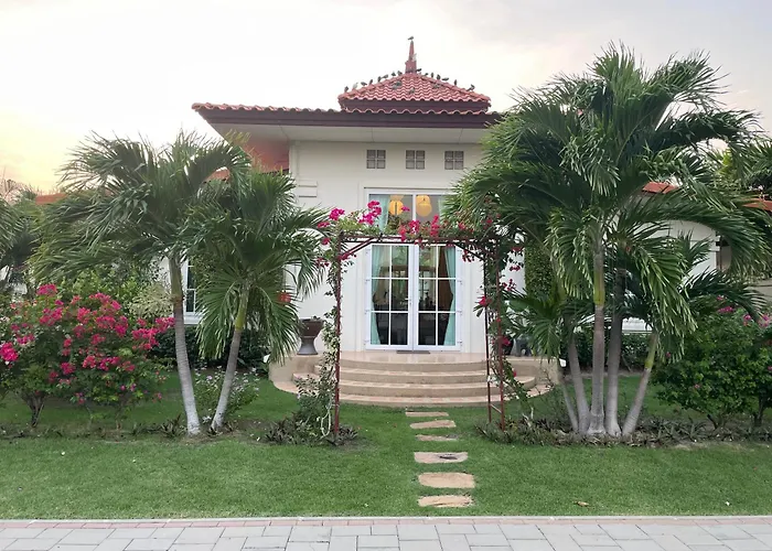 Villa Bougainvillea